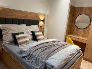 lóżko małżeńskie